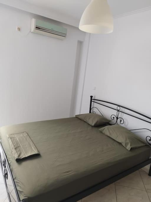 Small Apartment In The Heart Of Piraeus! Notara 43 Bagian luar foto