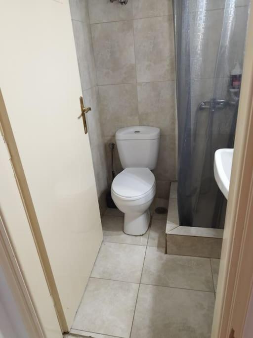 Small Apartment In The Heart Of Piraeus! Notara 43 Bagian luar foto